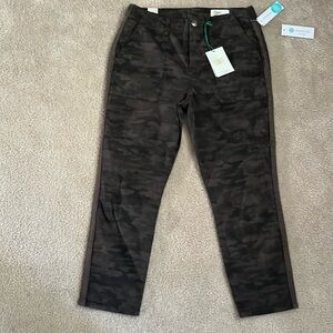 Cosmic Blue Love Urban Camo pant size 30 (10)